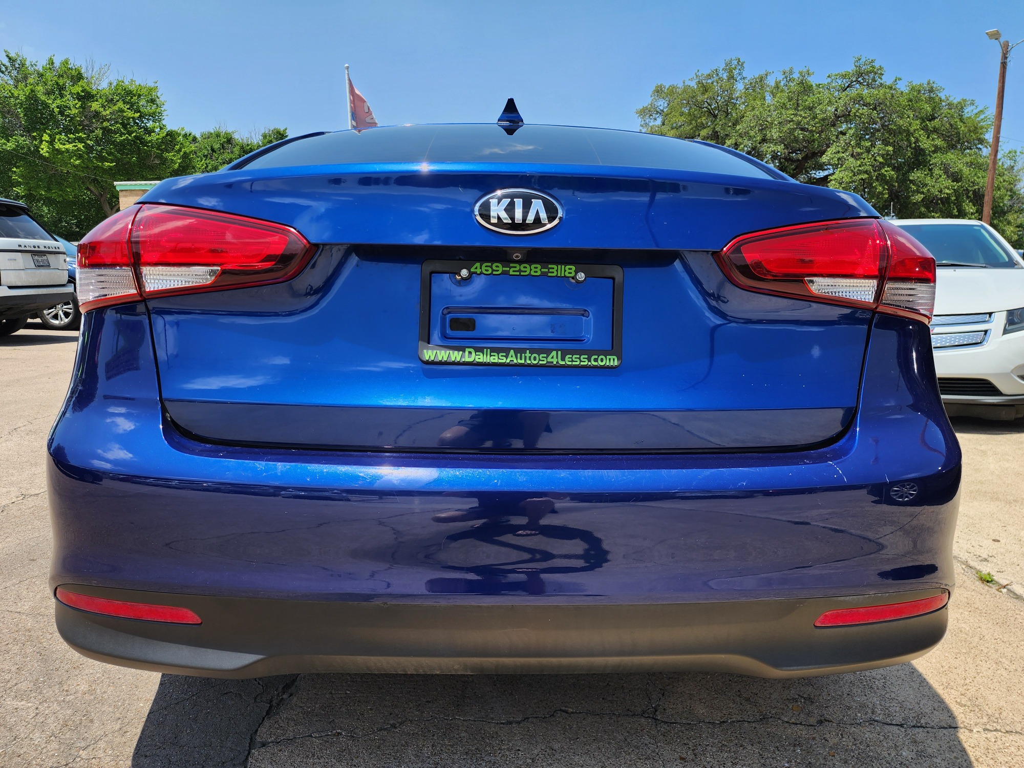 2018 BLUE /BLACK Kia Forte LX (3KPFL4A76JE) with an 2.0L L4 DOHC 16V engine, AUTO transmission, located at 2660 S.Garland Avenue, Garland, TX, 75041, (469) 298-3118, 32.885387, -96.656776 - Welcome to DallasAutos4Less, one of the Premier BUY HERE PAY HERE Dealers in the North Dallas Area. We specialize in financing to people with NO CREDIT or BAD CREDIT. We need proof of income, proof of residence, and a ID. Come buy your new car from us today!! This is a SUPER CLEAN 2018 KIA FORTE - Photo #4